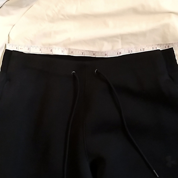 Women's Under Armour black insulated under layer or jogging pants size M - Picture 4 of 15